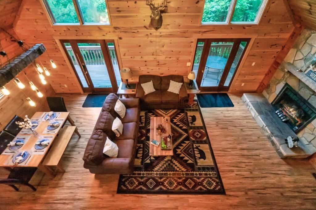 New Hot Tub! Secluded 3 Bed In Pigeon Forge