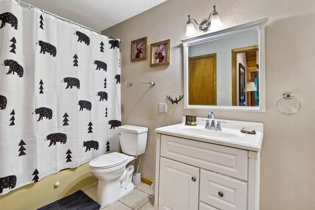 New Hot Tub! Secluded 3 Bed In Hébergement de vacances Pigeon Forge