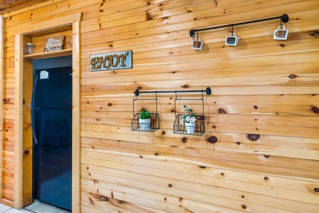 Hébergement de vacances New Hot Tub! Secluded 3 Bed In Pigeon Forge